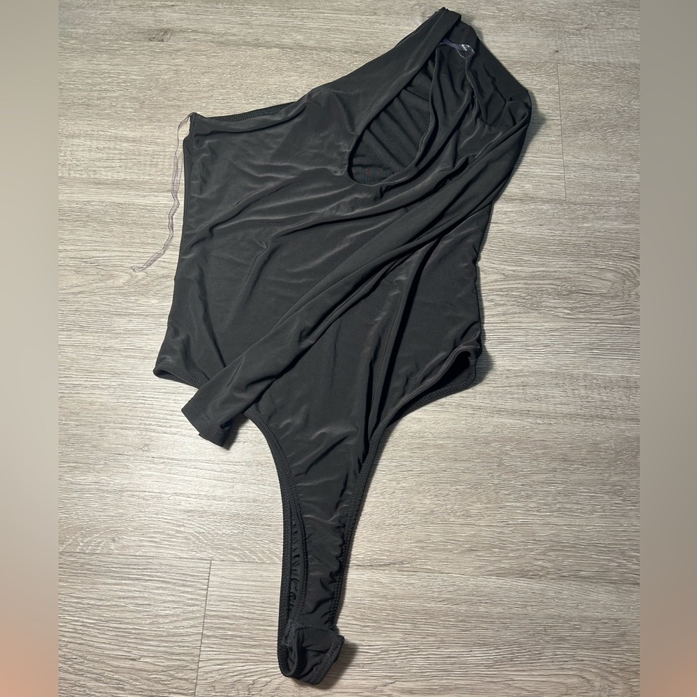 Black One-Shoulder Bodysuit